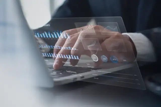 Optez pour une personnalisation pointue afin d'adapter votre ERP précisément aux besoins spécifiques de votre entreprise.