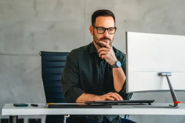 Bénéficiez d'un support technique de pointe et d'une maintenance proactive pour garantir la continuité et la sécurité de vos systèmes.